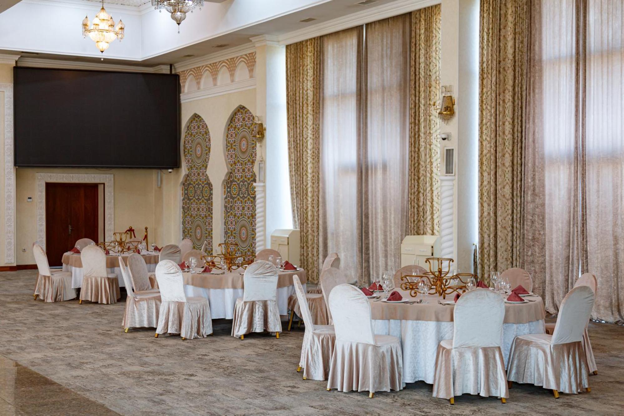 Jannat Resort Osh Bagian luar foto