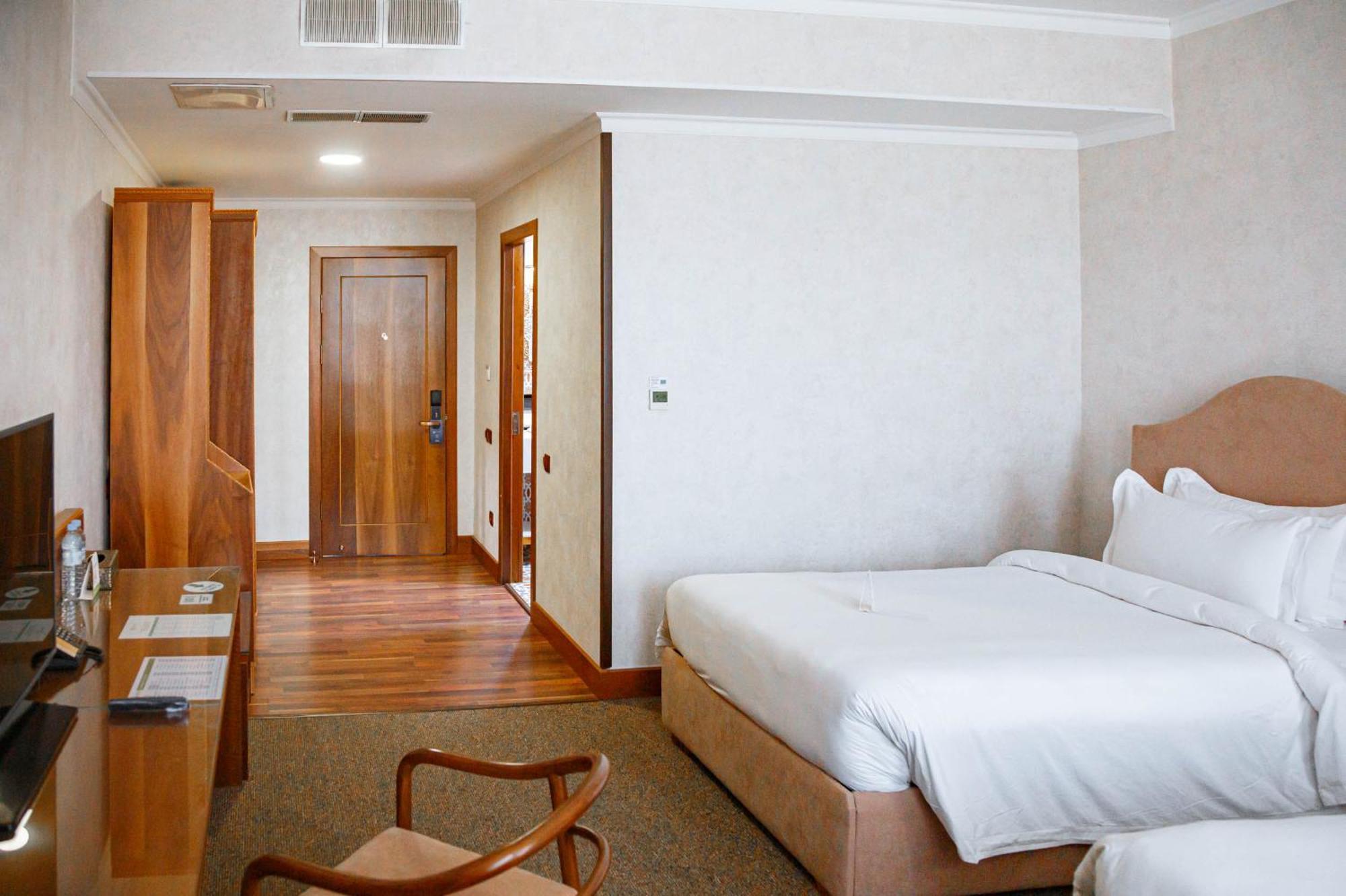 Jannat Resort Osh Ruang foto